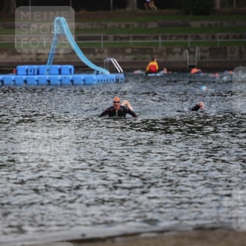 13.09.2026 - Stadtparktriathlon Mo-Foto http://msf.ph/oto/10259484 13.09.2026 11:29:10 Schwimmen  meine-sportfotos.de