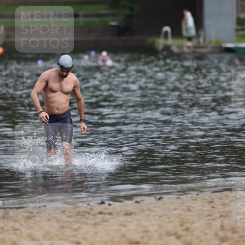 13.09.2026 - Stadtparktriathlon Mo-Foto http://msf.ph/oto/10259486 13.09.2026 11:57:56 Schwimmen 954 meine-sportfotos.de