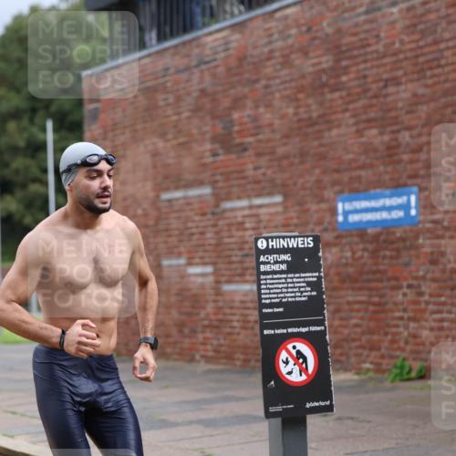 13.09.2026 - Stadtparktriathlon Mo-Foto http://msf.ph/oto/10259518 13.09.2026 11:58:05 Schwimmen 954 meine-sportfotos.de