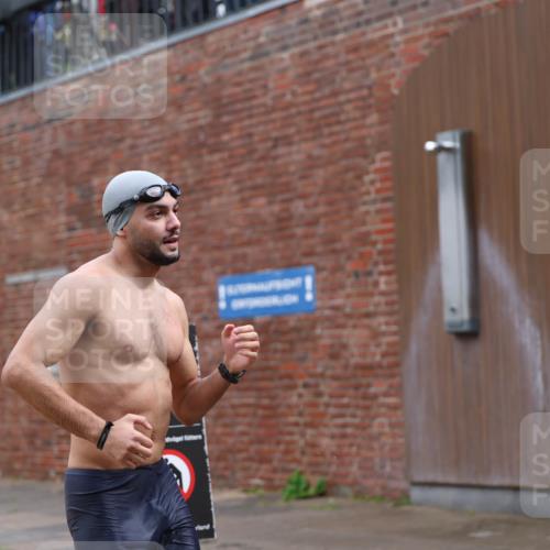 13.09.2026 - Stadtparktriathlon Mo-Foto http://msf.ph/oto/10259519 13.09.2026 11:58:05 Schwimmen 954 meine-sportfotos.de