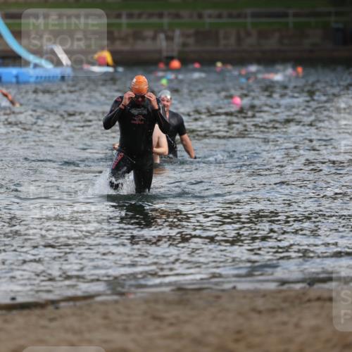 13.09.2026 - Stadtparktriathlon Mo-Foto http://msf.ph/oto/10259534 13.09.2026 11:29:24 Schwimmen 885, 908 meine-sportfotos.de