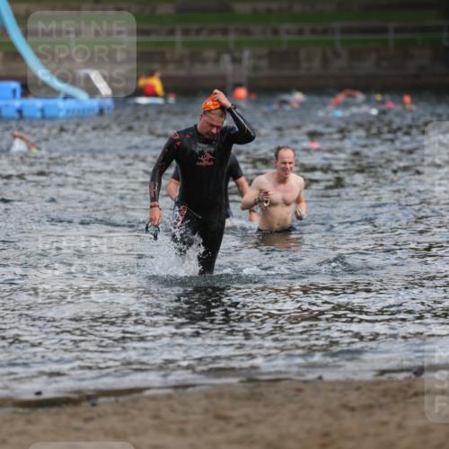 13.09.2026 - Stadtparktriathlon Mo-Foto http://msf.ph/oto/10259541 13.09.2026 11:29:26 Schwimmen 885, 908 meine-sportfotos.de