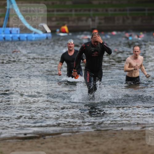 13.09.2026 - Stadtparktriathlon Mo-Foto http://msf.ph/oto/10259551 13.09.2026 11:29:27 Schwimmen 885, 908 meine-sportfotos.de