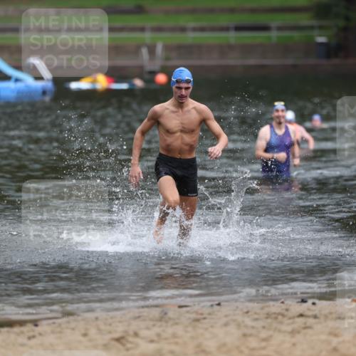 13.09.2026 - Stadtparktriathlon Mo-Foto http://msf.ph/oto/10259552 13.09.2026 11:59:24 Schwimmen 956, 1031 meine-sportfotos.de