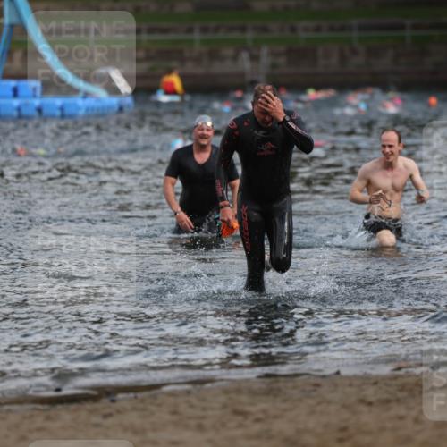 13.09.2026 - Stadtparktriathlon Mo-Foto http://msf.ph/oto/10259554 13.09.2026 11:29:28 Schwimmen 885, 908, 915 meine-sportfotos.de