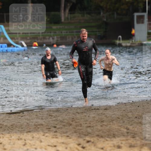 13.09.2026 - Stadtparktriathlon Mo-Foto http://msf.ph/oto/10259570 13.09.2026 11:29:30 Schwimmen 885, 908, 915 meine-sportfotos.de