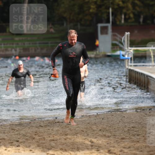 13.09.2026 - Stadtparktriathlon Mo-Foto http://msf.ph/oto/10259581 13.09.2026 11:29:31 Schwimmen 885, 908, 915 meine-sportfotos.de