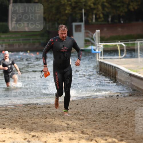 13.09.2026 - Stadtparktriathlon Mo-Foto http://msf.ph/oto/10259587 13.09.2026 11:29:32 Schwimmen 885, 908, 915 meine-sportfotos.de