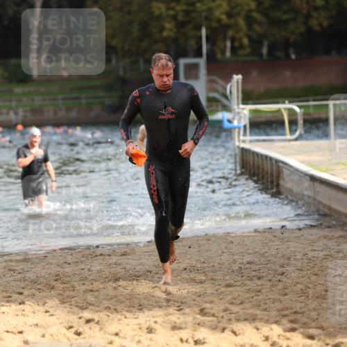 13.09.2026 - Stadtparktriathlon Mo-Foto http://msf.ph/oto/10259589 13.09.2026 11:29:32 Schwimmen 885, 908, 915 meine-sportfotos.de