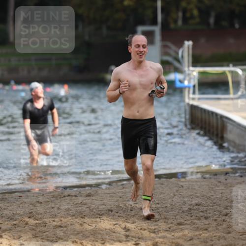 13.09.2026 - Stadtparktriathlon Mo-Foto http://msf.ph/oto/10259599 13.09.2026 11:29:35 Schwimmen 885, 908, 915 meine-sportfotos.de