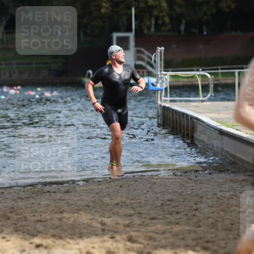 13.09.2026 - Stadtparktriathlon Mo-Foto http://msf.ph/oto/10259611 13.09.2026 11:29:37 Schwimmen 885, 908, 915 meine-sportfotos.de