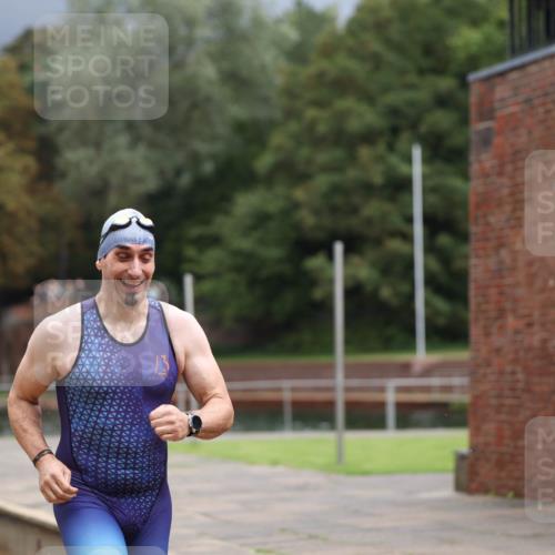 13.09.2026 - Stadtparktriathlon Mo-Foto http://msf.ph/oto/10259621 13.09.2026 11:59:39 Schwimmen 956, 1043 meine-sportfotos.de
