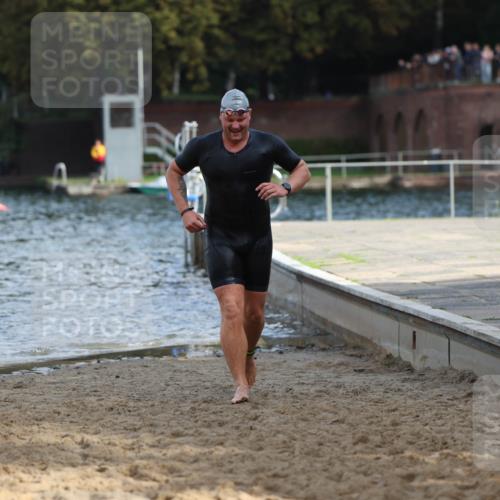 13.09.2026 - Stadtparktriathlon Mo-Foto http://msf.ph/oto/10259624 13.09.2026 11:29:39 Schwimmen 885, 908, 915 meine-sportfotos.de