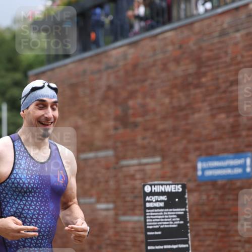 13.09.2026 - Stadtparktriathlon Mo-Foto http://msf.ph/oto/10259625 13.09.2026 11:59:40 Schwimmen 956, 1043 meine-sportfotos.de