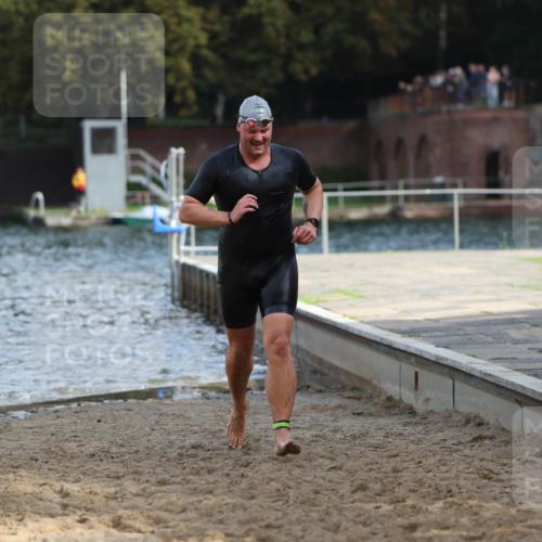13.09.2026 - Stadtparktriathlon Mo-Foto http://msf.ph/oto/10259627 13.09.2026 11:29:39 Schwimmen 885, 908, 915 meine-sportfotos.de