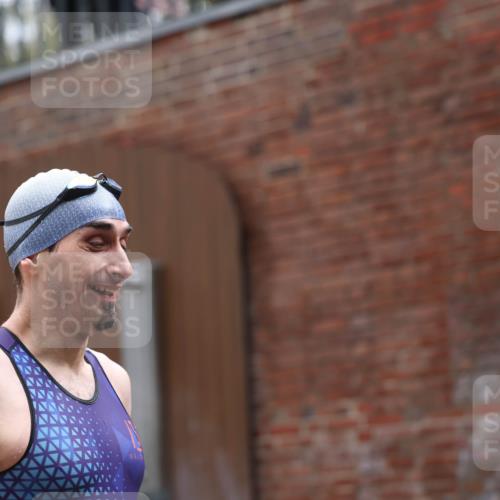 13.09.2026 - Stadtparktriathlon Mo-Foto http://msf.ph/oto/10259629 13.09.2026 11:59:40 Schwimmen 956, 1043 meine-sportfotos.de