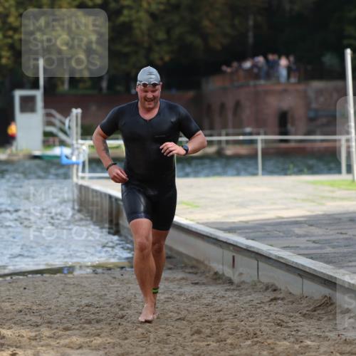 13.09.2026 - Stadtparktriathlon Mo-Foto http://msf.ph/oto/10259631 13.09.2026 11:29:39 Schwimmen 885, 908, 915 meine-sportfotos.de