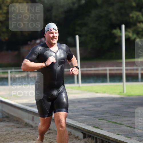 13.09.2026 - Stadtparktriathlon Mo-Foto http://msf.ph/oto/10259640 13.09.2026 11:29:41 Schwimmen 908, 915 meine-sportfotos.de