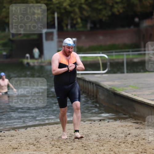 13.09.2026 - Stadtparktriathlon Mo-Foto http://msf.ph/oto/10259641 13.09.2026 11:59:50 Schwimmen 978, 1043 meine-sportfotos.de