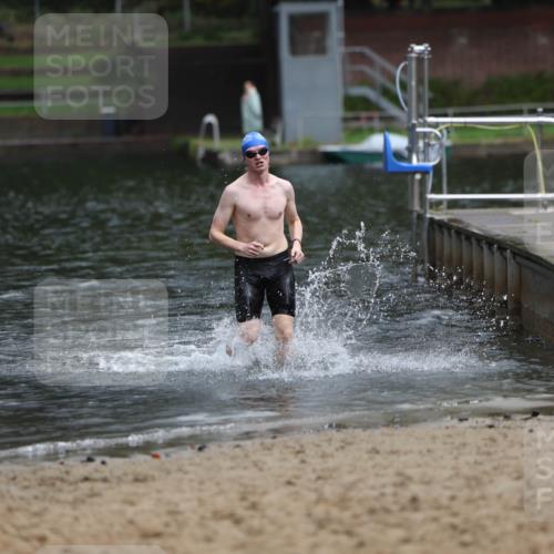 13.09.2026 - Stadtparktriathlon Mo-Foto http://msf.ph/oto/10259644 13.09.2026 11:59:57 Schwimmen 978, 1043 meine-sportfotos.de