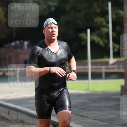 13.09.2026 - Stadtparktriathlon Mo-Foto http://msf.ph/oto/10259645 13.09.2026 11:29:41 Schwimmen 908, 915 meine-sportfotos.de