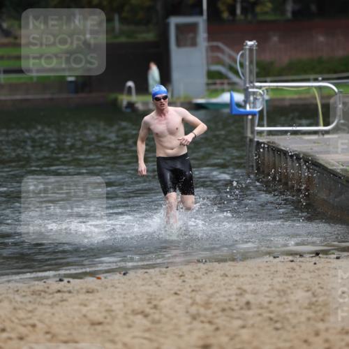 13.09.2026 - Stadtparktriathlon Mo-Foto http://msf.ph/oto/10259647 13.09.2026 11:59:57 Schwimmen 978, 1043 meine-sportfotos.de