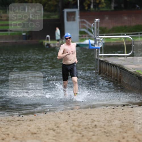 13.09.2026 - Stadtparktriathlon Mo-Foto http://msf.ph/oto/10259649 13.09.2026 11:59:57 Schwimmen 978, 1043 meine-sportfotos.de