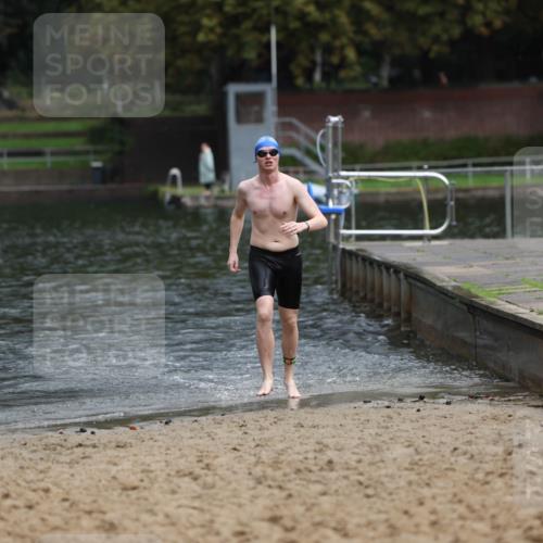 13.09.2026 - Stadtparktriathlon Mo-Foto http://msf.ph/oto/10259651 13.09.2026 11:59:58 Schwimmen 978 meine-sportfotos.de