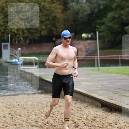 13.09.2026 - Stadtparktriathlon Mo-Foto http://msf.ph/oto/10259671 13.09.2026 12:00:02 Schwimmen 978 meine-sportfotos.de