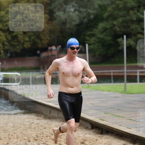 13.09.2026 - Stadtparktriathlon Mo-Foto http://msf.ph/oto/10259673 13.09.2026 12:00:03 Schwimmen 978 meine-sportfotos.de