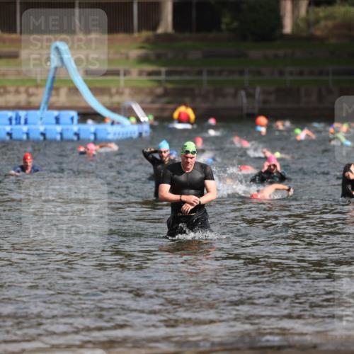 13.09.2026 - Stadtparktriathlon Mo-Foto http://msf.ph/oto/10259722 13.09.2026 11:30:18 Schwimmen 897 meine-sportfotos.de