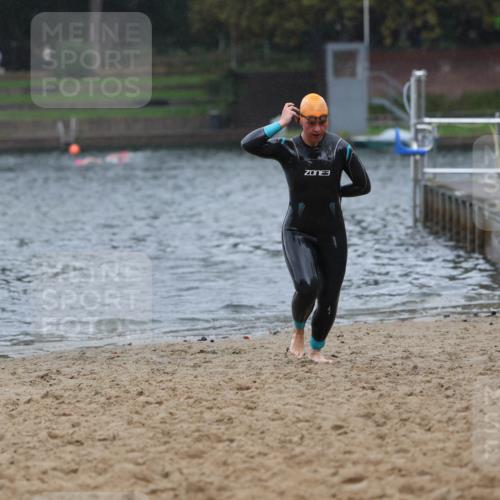 13.09.2026 - Stadtparktriathlon Mo-Foto http://msf.ph/oto/10259778 13.09.2026 12:09:47 Schwimmen 1121 meine-sportfotos.de