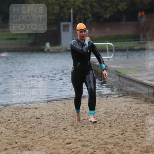 13.09.2026 - Stadtparktriathlon Mo-Foto http://msf.ph/oto/10259782 13.09.2026 12:09:48 Schwimmen 1121 meine-sportfotos.de