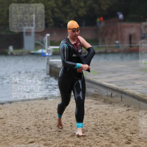 13.09.2026 - Stadtparktriathlon Mo-Foto http://msf.ph/oto/10259785 13.09.2026 12:09:48 Schwimmen 1121 meine-sportfotos.de