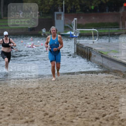 13.09.2026 - Stadtparktriathlon Mo-Foto http://msf.ph/oto/10260283 13.09.2026 12:13:55 Schwimmen 1076, 1081, 1094, 1133 meine-sportfotos.de
