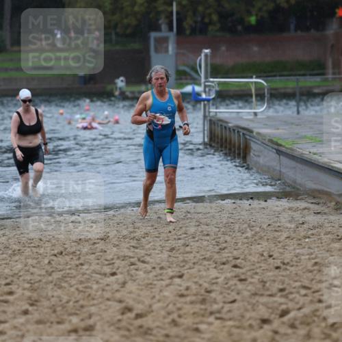 13.09.2026 - Stadtparktriathlon Mo-Foto http://msf.ph/oto/10260284 13.09.2026 12:13:55 Schwimmen 1076, 1081, 1094, 1133 meine-sportfotos.de