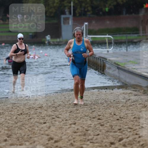 13.09.2026 - Stadtparktriathlon Mo-Foto http://msf.ph/oto/10260288 13.09.2026 12:13:56 Schwimmen 1076, 1081, 1094, 1133 meine-sportfotos.de