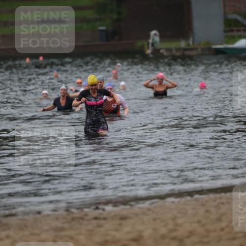 13.09.2026 - Stadtparktriathlon Mo-Foto http://msf.ph/oto/10260292 13.09.2026 12:14:04 Schwimmen 1076, 1094, 1108 meine-sportfotos.de