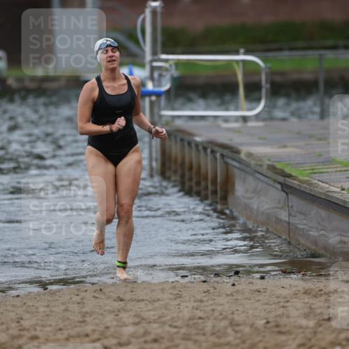 13.09.2026 - Stadtparktriathlon Mo-Foto http://msf.ph/oto/10260492 13.09.2026 12:15:18 Schwimmen 1107 meine-sportfotos.de
