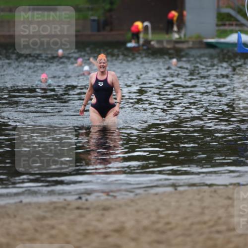 13.09.2026 - Stadtparktriathlon Mo-Foto http://msf.ph/oto/10260522 13.09.2026 12:15:59 Schwimmen  meine-sportfotos.de