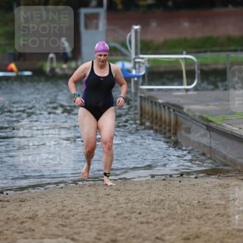 13.09.2026 - Stadtparktriathlon Mo-Foto http://msf.ph/oto/10260580 13.09.2026 12:17:10 Schwimmen 1083, 1097, 1117 meine-sportfotos.de
