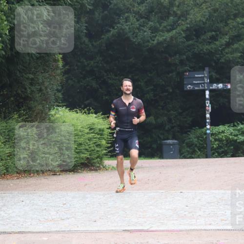 13.09.2026 - Stadtparktriathlon Emre Sener http://msf.ph/oto/10262570 13.09.2026 10:00:57 Laufen 121 meine-sportfotos.de