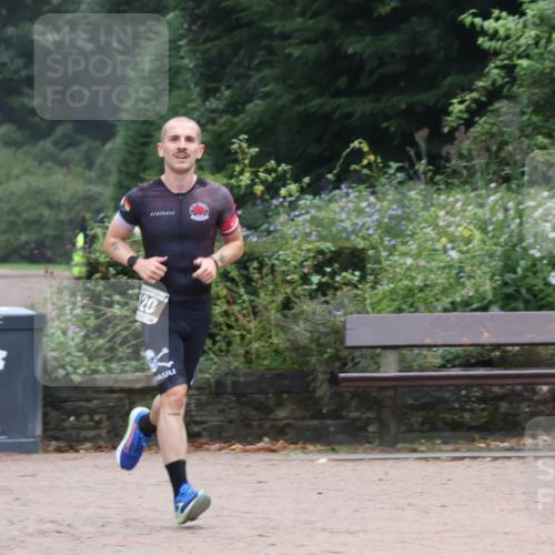 13.09.2026 - Stadtparktriathlon Emre Sener http://msf.ph/oto/10262583 13.09.2026 10:01:21 Laufen 20, 83, 117, 120, 128, 130, 153 meine-sportfotos.de