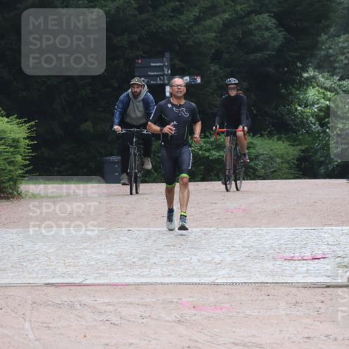 13.09.2026 - Stadtparktriathlon Emre Sener http://msf.ph/oto/10262632 13.09.2026 10:02:20 Laufen 10, 101 meine-sportfotos.de