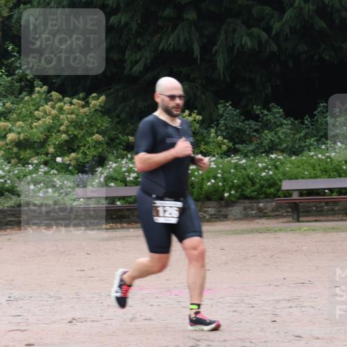 13.09.2026 - Stadtparktriathlon Emre Sener http://msf.ph/oto/10262783 13.09.2026 10:06:12 Laufen 1126, 94, 122, 126, 160, 165, 184 meine-sportfotos.de
