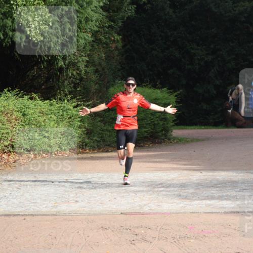 13.09.2026 - Stadtparktriathlon Emre Sener http://msf.ph/oto/10263197 13.09.2026 10:46:53 Laufen 328, 333 meine-sportfotos.de