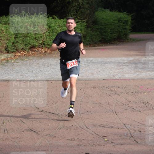 13.09.2026 - Stadtparktriathlon Emre Sener http://msf.ph/oto/10263248 13.09.2026 10:49:33 Laufen 214, 214 meine-sportfotos.de