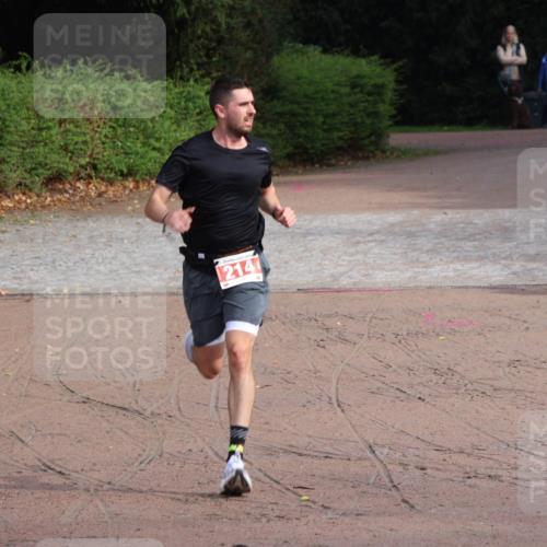 13.09.2026 - Stadtparktriathlon Emre Sener http://msf.ph/oto/10263250 13.09.2026 10:49:34 Laufen 214, 214 meine-sportfotos.de