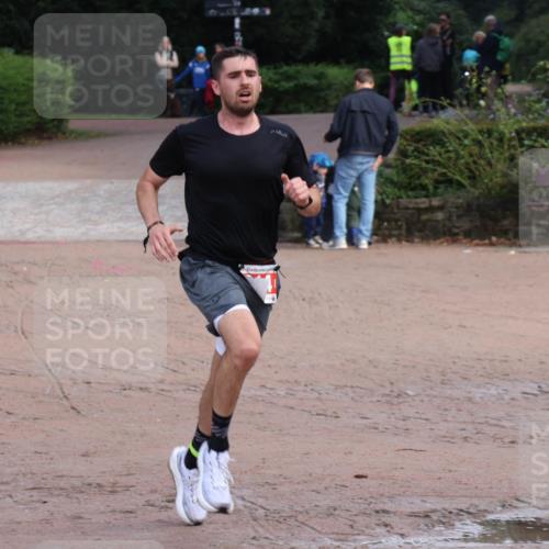 13.09.2026 - Stadtparktriathlon Emre Sener http://msf.ph/oto/10263252 13.09.2026 10:49:36 Laufen 214 meine-sportfotos.de