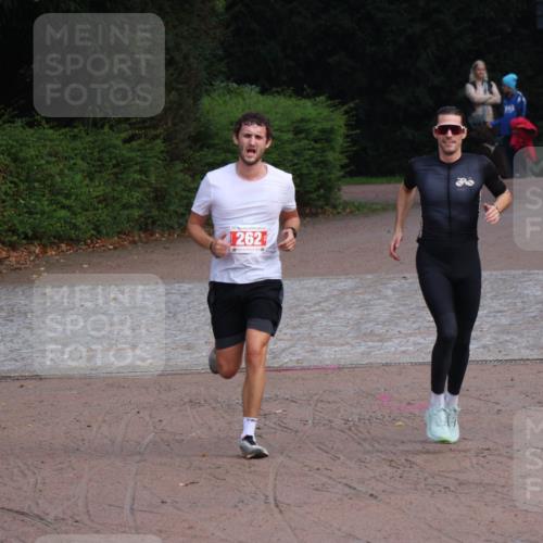 13.09.2026 - Stadtparktriathlon Emre Sener http://msf.ph/oto/10263259 13.09.2026 10:50:04 Laufen 262, 262 meine-sportfotos.de